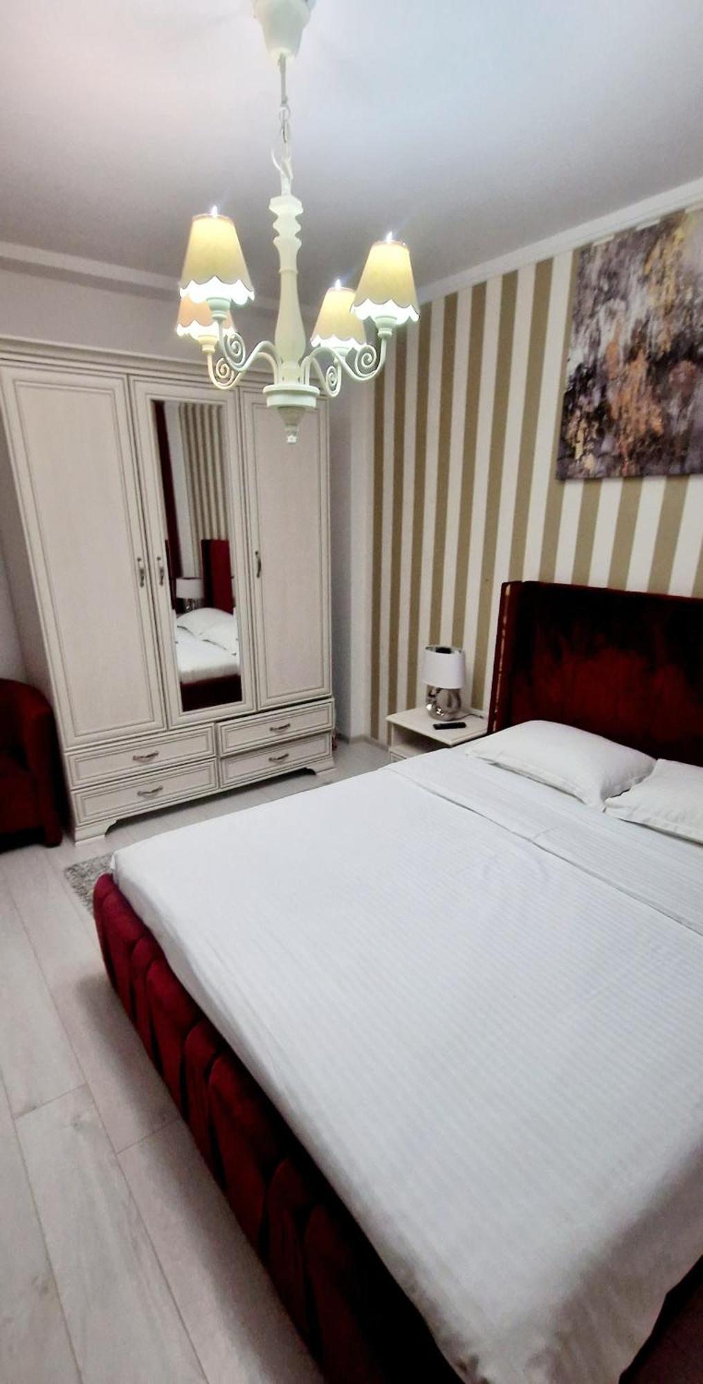 Hotel Jolie Apartments Galaţi Екстериор снимка