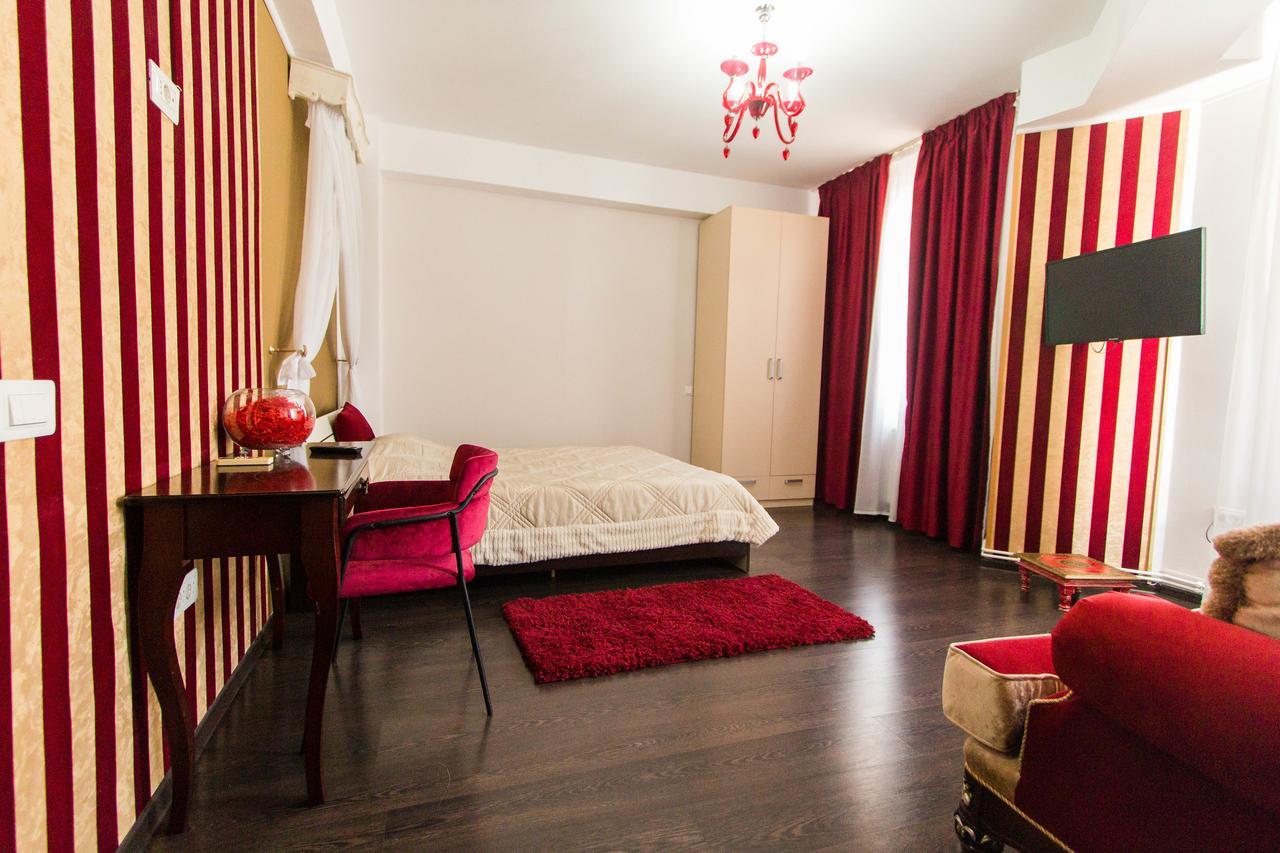 Hotel Jolie Apartments Galaţi Екстериор снимка